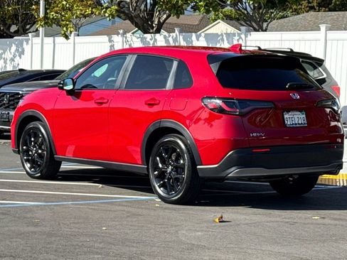 Certified 2025 Honda HR-V Sport image 6