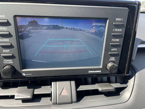 Used 2021 Toyota RAV4 LE AWD/4WD image 20