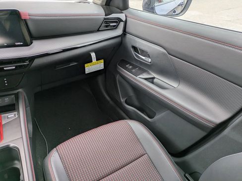 New 2026 Nissan Kicks SR w/ Cold Weather Package FWD image 17
