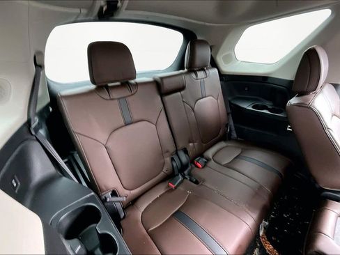 Certified 2025 Honda Pilot Elite image 18