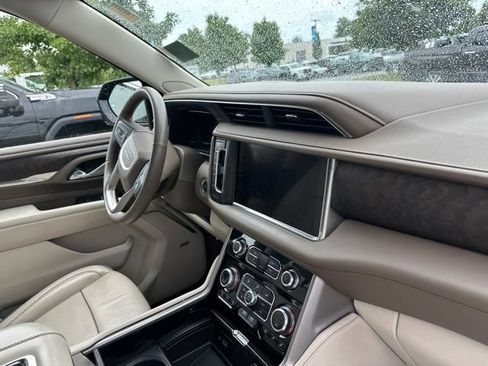 Used 2023 GMC Yukon XL Denali AWD/4WD image 20