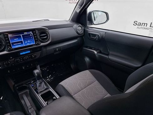 Used 2022 Toyota Tacoma TRD Off-Road image 22