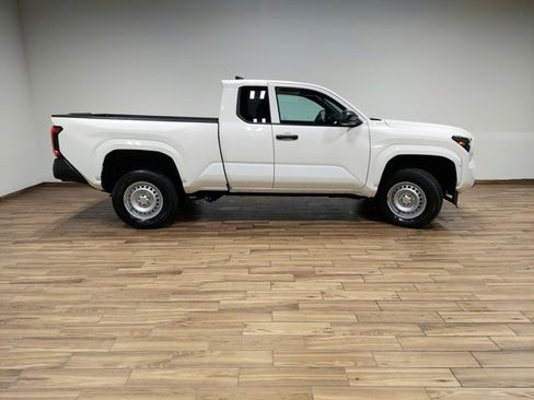 Used 2024 Toyota Tacoma SR image 10