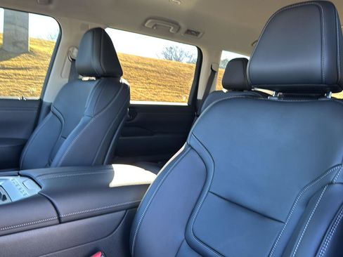 New 2026 Nissan Armada SV image 26