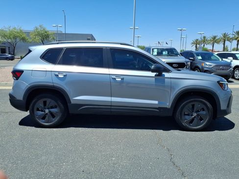 Certified 2025 Volkswagen Taos S FWD image 8