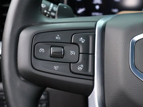 Used 2025 GMC Sierra 1500 SLT w/ SLT Premium Plus Package image 17