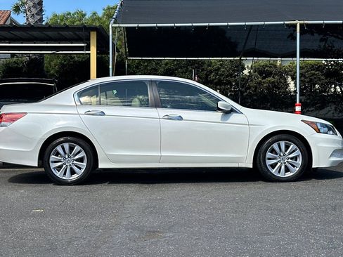 Used 2011 Honda Accord EX-L image 3
