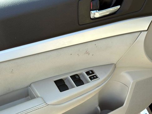 Used 2012 Subaru Legacy 2.5i Premium w/ All-Weather Pkg + Moonroof image 13