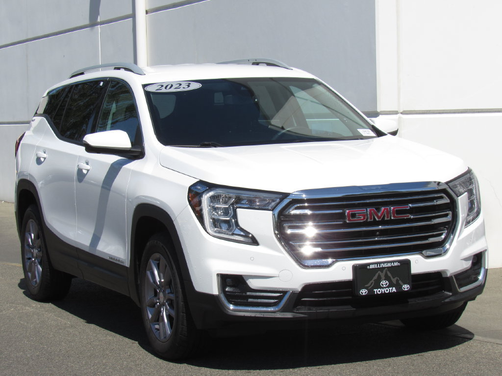 Used 2023 GMC Terrain SLT w/ Tech Package AWD/4WD image 2