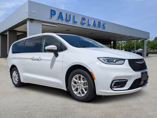 Used 2023 Chrysler Pacifica Touring-L FWD video 1