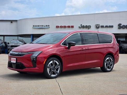 New 2027 Chrysler Pacifica Limited AWD/4WD image 3