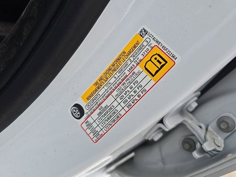 Used 2025 GMC Sierra 3500 Denali image 13