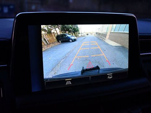 Used 2022 Chevrolet Suburban LT image 35