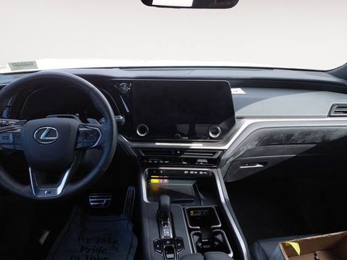 Certified 2025 Lexus TX 500h AWD image 9