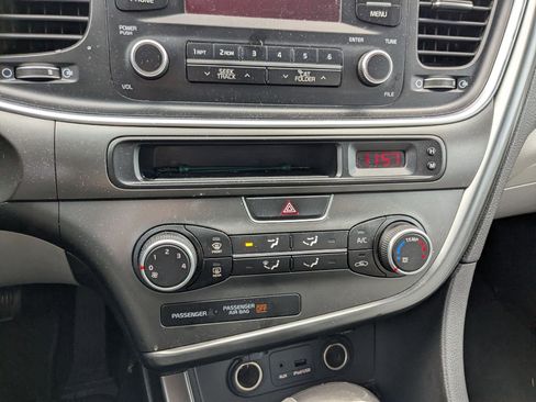 Used 2015 Kia Optima LX image 17