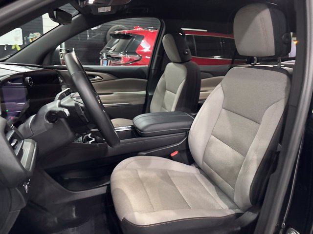 Used 2026 Chevrolet Traverse LT w/ Driver Confidence Package AWD/4WD image 14