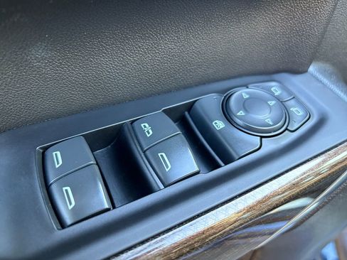 Used 2022 Chevrolet Silverado 1500 LT image 12