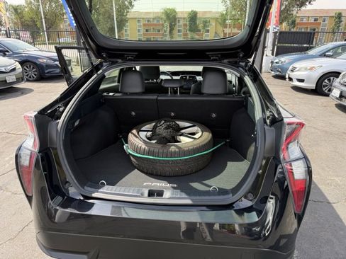 Used 2016 Toyota Prius Three FWD image 17