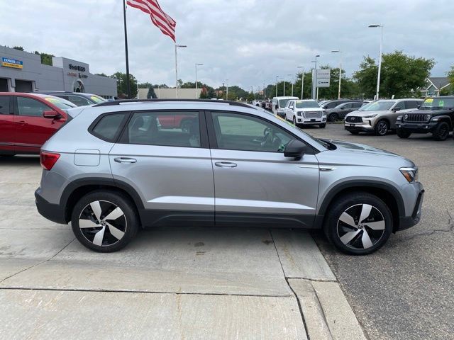 Used 2024 Volkswagen Taos S AWD/4WD image 2