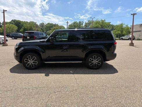 Used 2025 Lexus GX 550 w/ Accessory Package (2T) AWD/4WD image 8