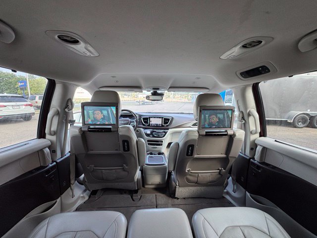 Used 2020 Chrysler Pacifica Touring-L Plus w/ Tire & Wheel Group FWD image 16
