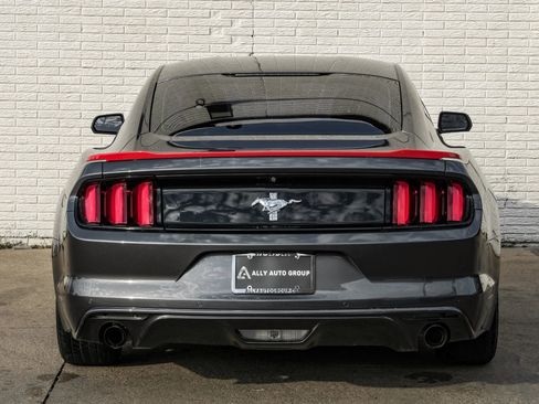 Used 2017 Ford Mustang Coupe image 8