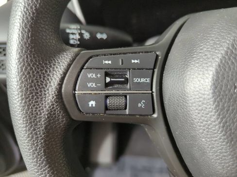Certified 2025 Honda HR-V LX image 28