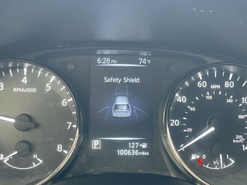 Used 2017 Nissan Rogue SV AWD/4WD image 15