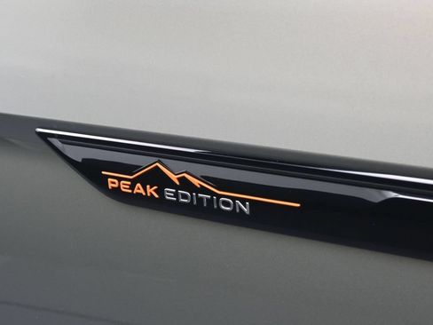 Used 2024 Volkswagen Atlas Peak Edition SE AWD/4WD image 48
