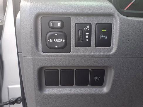 Used 2011 Toyota 4Runner SR5 image 7