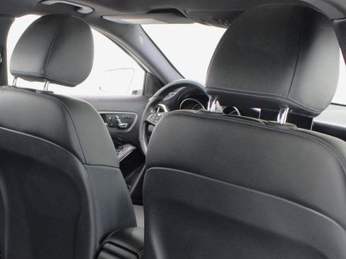 Used 2020 Mercedes-Benz GLA 250 w/ Convenience Package image 43