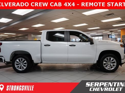 Used 2020 Chevrolet Silverado 1500 Custom w/ Custom Value Package image 14