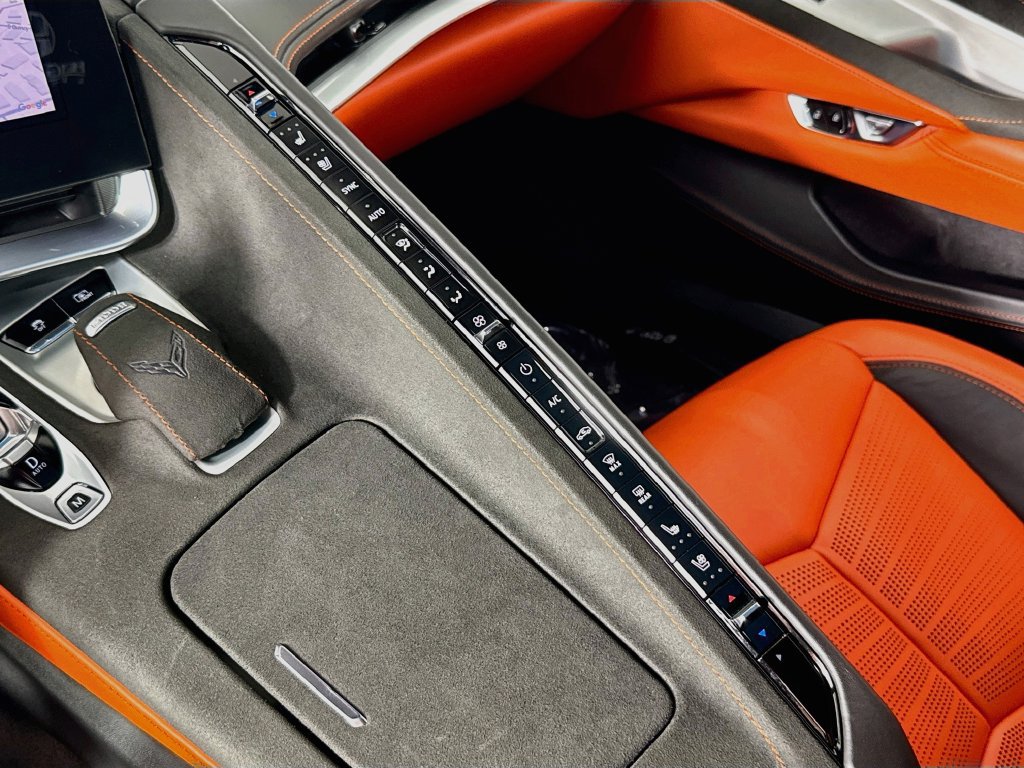 Used 2025 Chevrolet Corvette Z06 RWD image 16