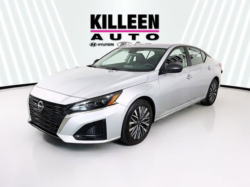 Used 2024 Nissan Altima 2.5 SV image 3