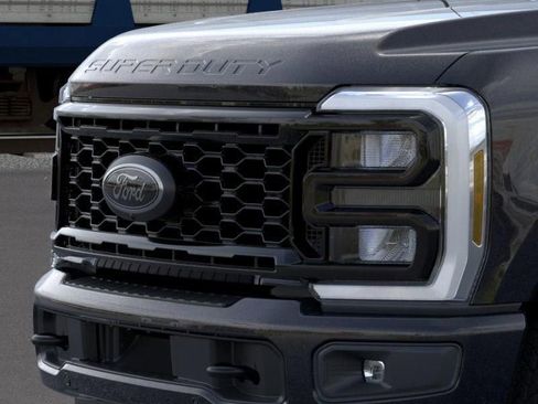 New 2026 Ford F250 4x4 Crew Cab Super Duty image 17