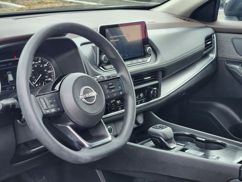 Used 2023 Nissan Rogue SV FWD image 24