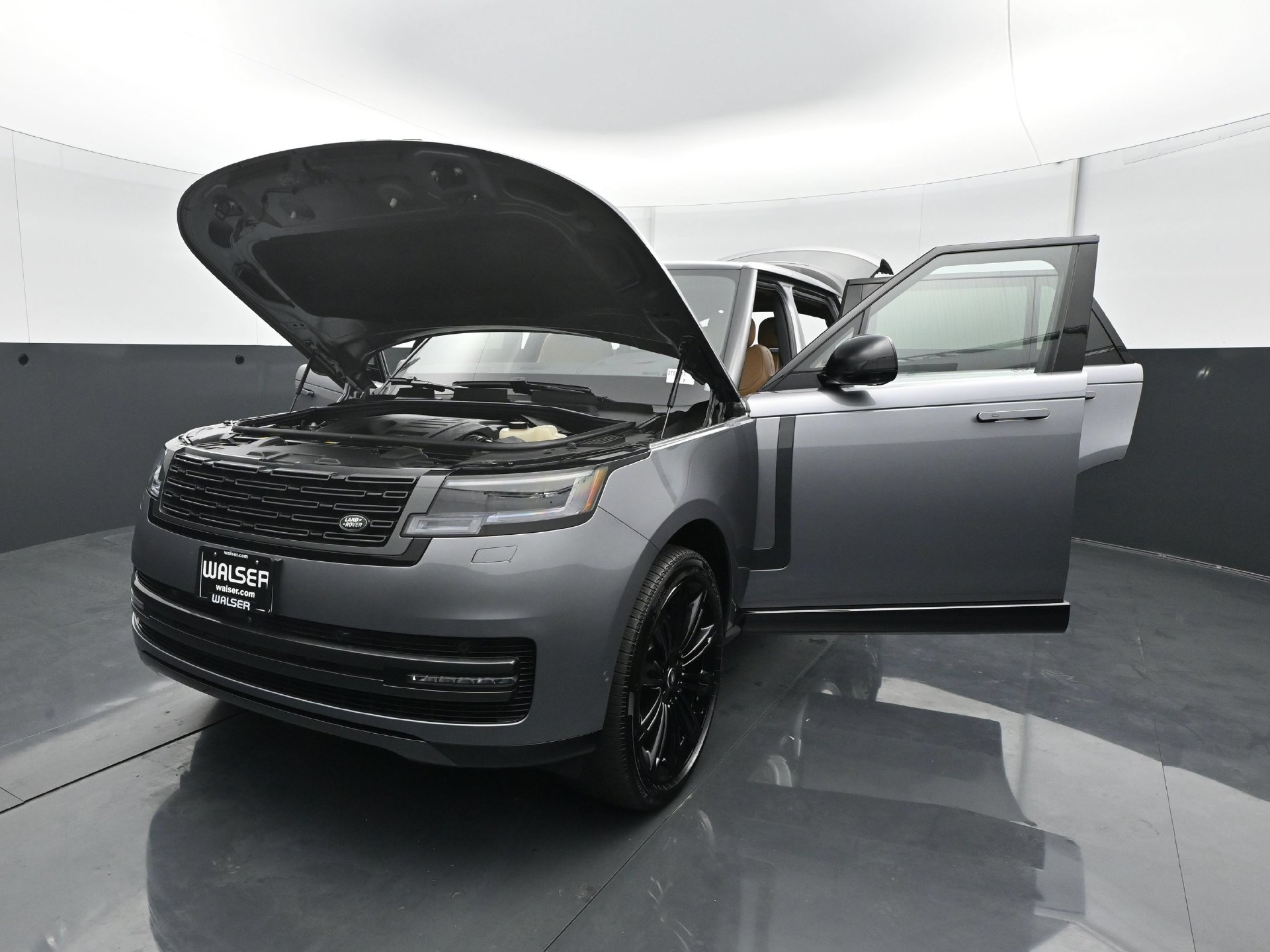 Used 2025 Land Rover Range Rover Long Wheelbase SE AWD/4WD image 29