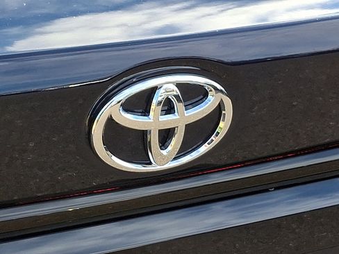 Certified 2024 Toyota Corolla LE image 28