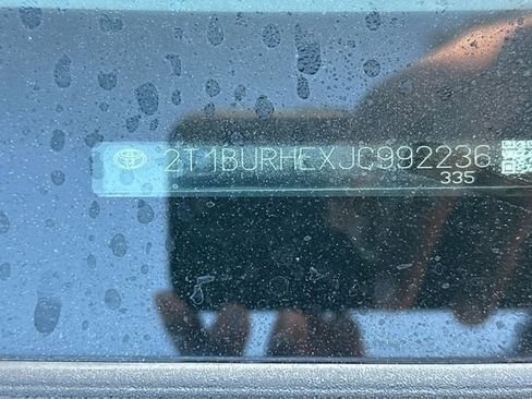 Used 2018 Toyota Corolla XSE image 4