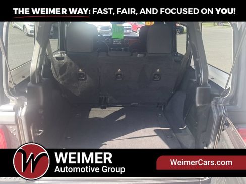 Used 2018 Jeep Wrangler Unlimited Rubicon AWD/4WD image 16