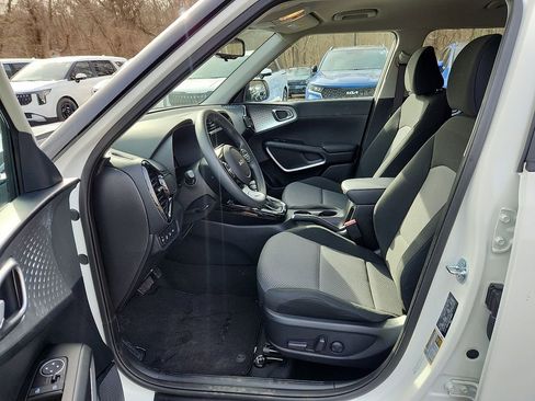 Certified 2025 Kia Soul S image 14