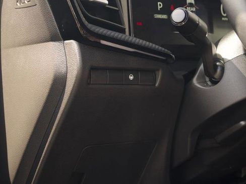 Used 2025 Nissan Kicks SR AWD/4WD image 14