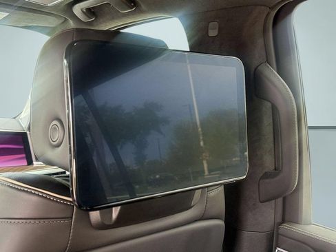 Used 2025 Cadillac Escalade ESV Sport Platinum w/ LPO, ONYX Package AWD/4WD image 14