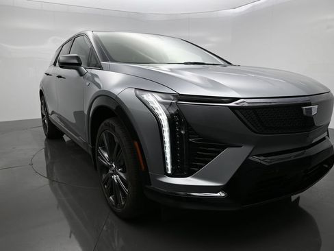 New 2027 Cadillac Optiq Premium Sport w/ LPO, Floor Liner Package AWD/4WD image 43