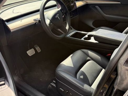 Used 2023 Tesla Model Y Performance AWD/4WD image 4