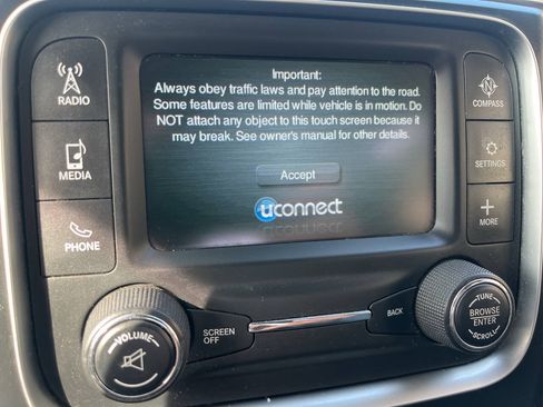 Used 2016 RAM 1500 Classic SLT AWD/4WD image 21