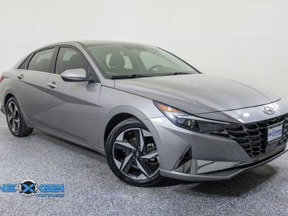 Used 2021 Hyundai Elantra SEL w/ Convenience + Premium Package