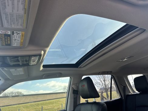 Used 2019 Toyota 4Runner TRD Off-Road Premium image 28