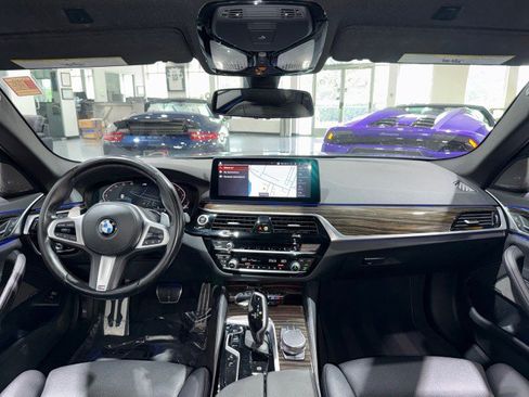 Used 2021 BMW 530i RWD image 9