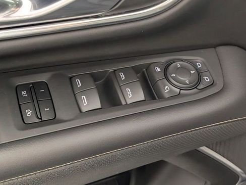 Used 2021 GMC Yukon SLT w/ SLT Luxury Package RWD image 12